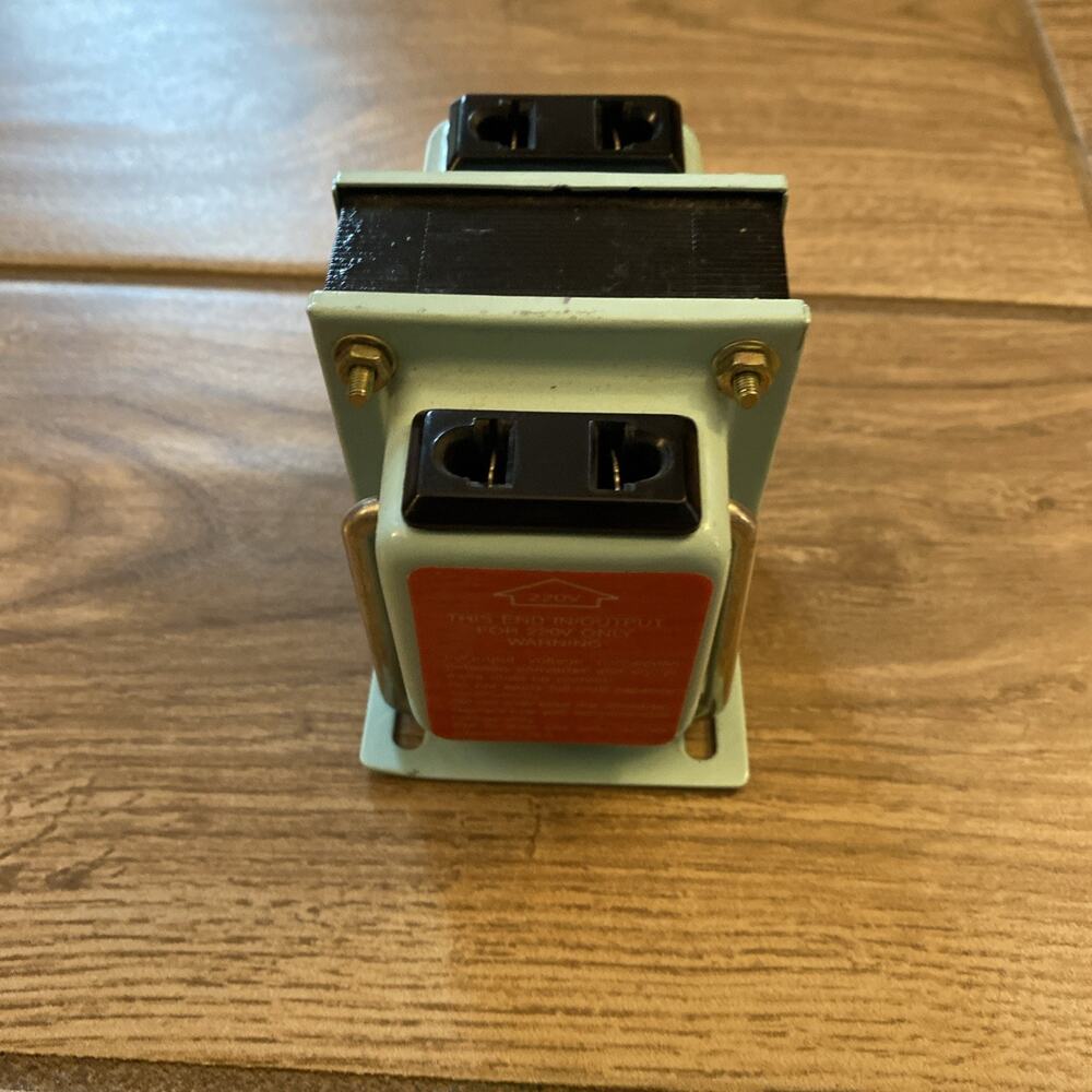 Autotransformers 220 V AC Primary Voltage / AC Converter E.P.D. 220 to 110 V
